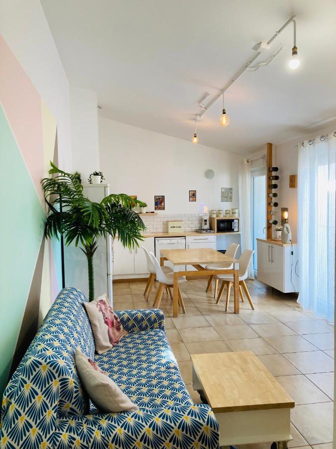 Gite Blanco Y Madera Нарбон Екстериор снимка