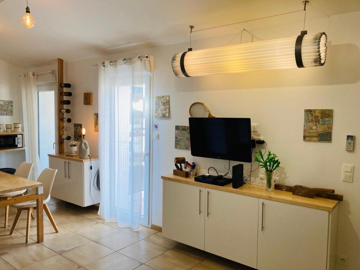 Gite Blanco Y Madera Нарбон Екстериор снимка