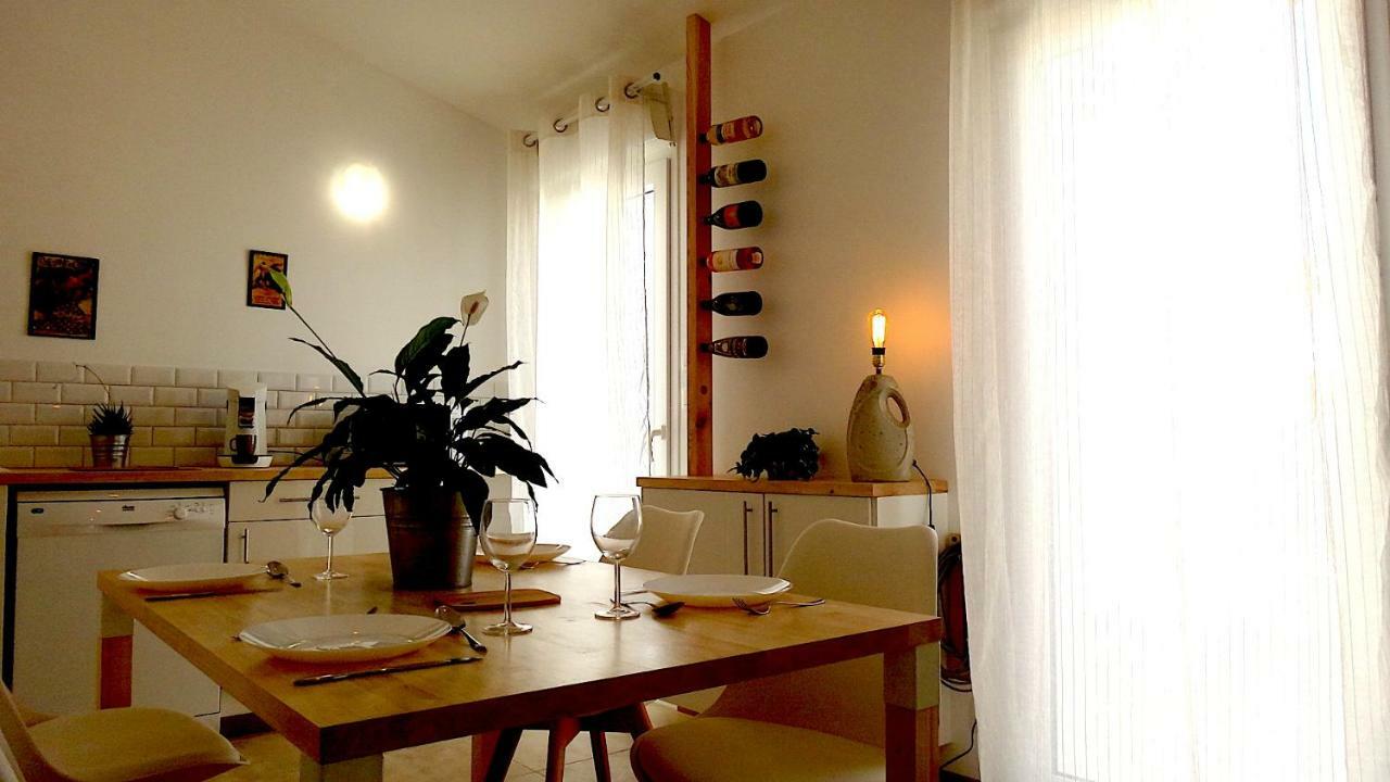 Gite Blanco Y Madera Нарбон Екстериор снимка
