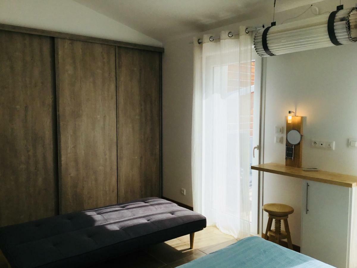 Gite Blanco Y Madera Нарбон Екстериор снимка