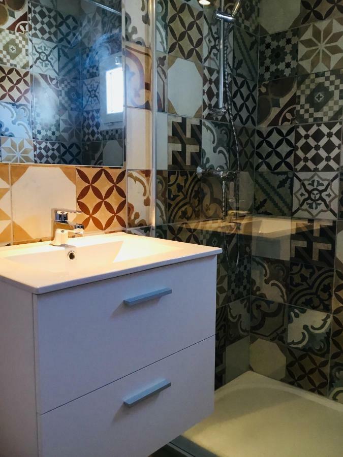 Gite Blanco Y Madera Нарбон Екстериор снимка