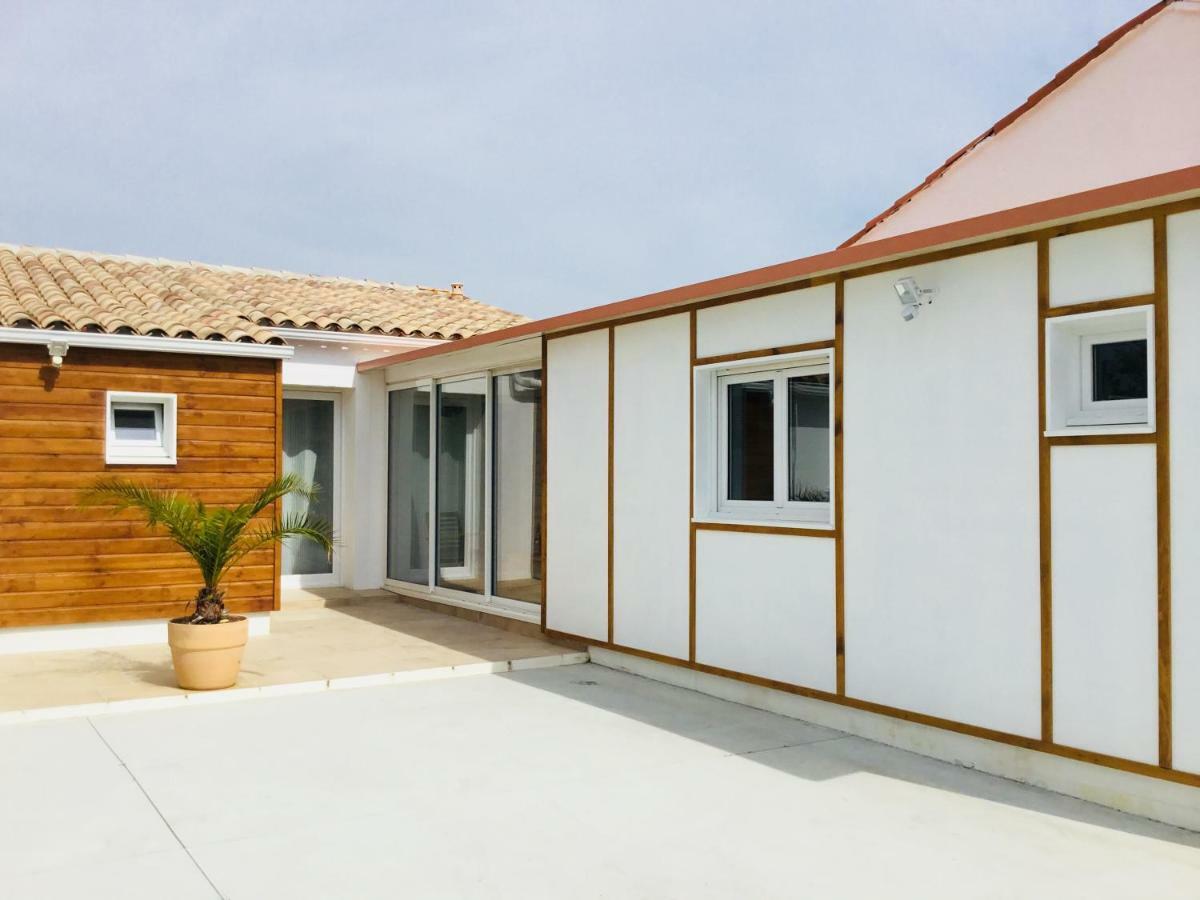 Gite Blanco Y Madera Нарбон Екстериор снимка